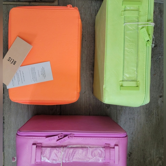 Beis Cosmetic Case πππ BERRYπππ - Picture 2 of 3